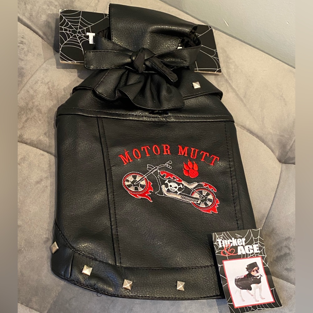 NWT PET COSTUME